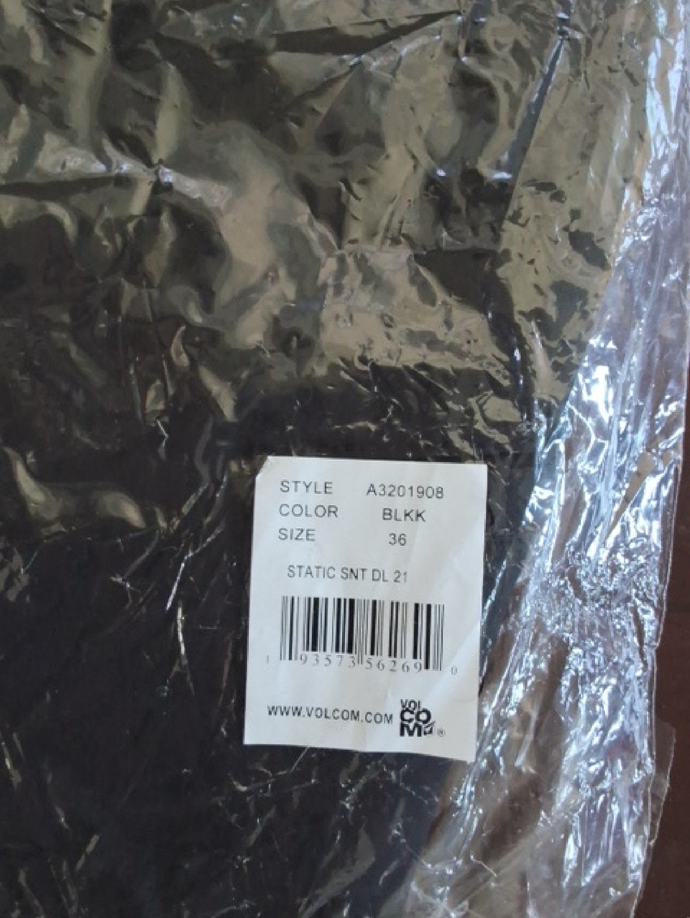 Volcom Shorts - Picture 3 of 3